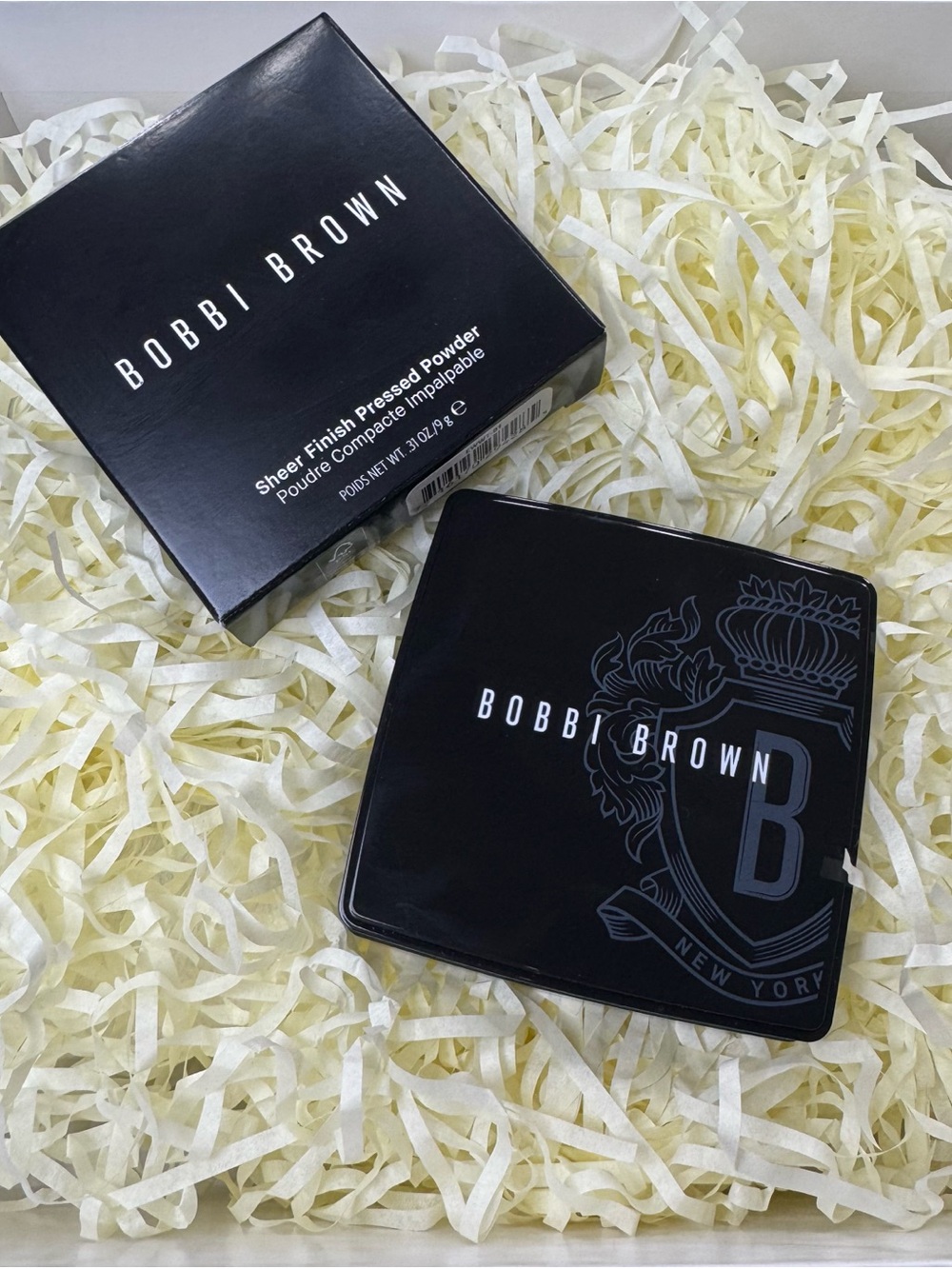 Bobbi Brown Sheer Finish Pressed Powder in Pale Yellow